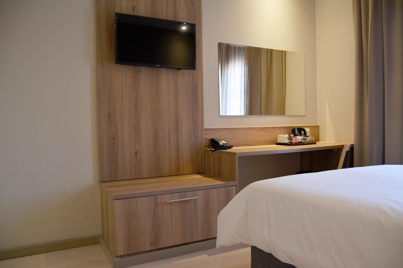 Regal Inn Hotel Midrand Extérieur photo