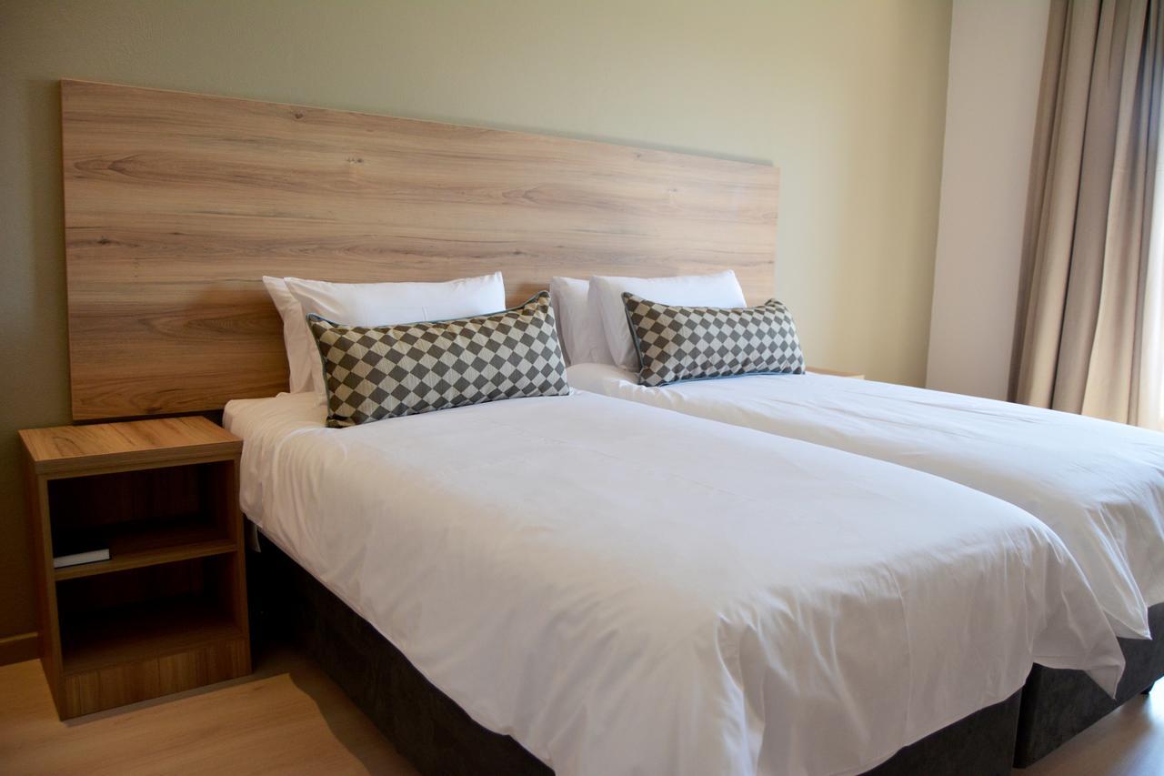 Regal Inn Hotel Midrand Extérieur photo