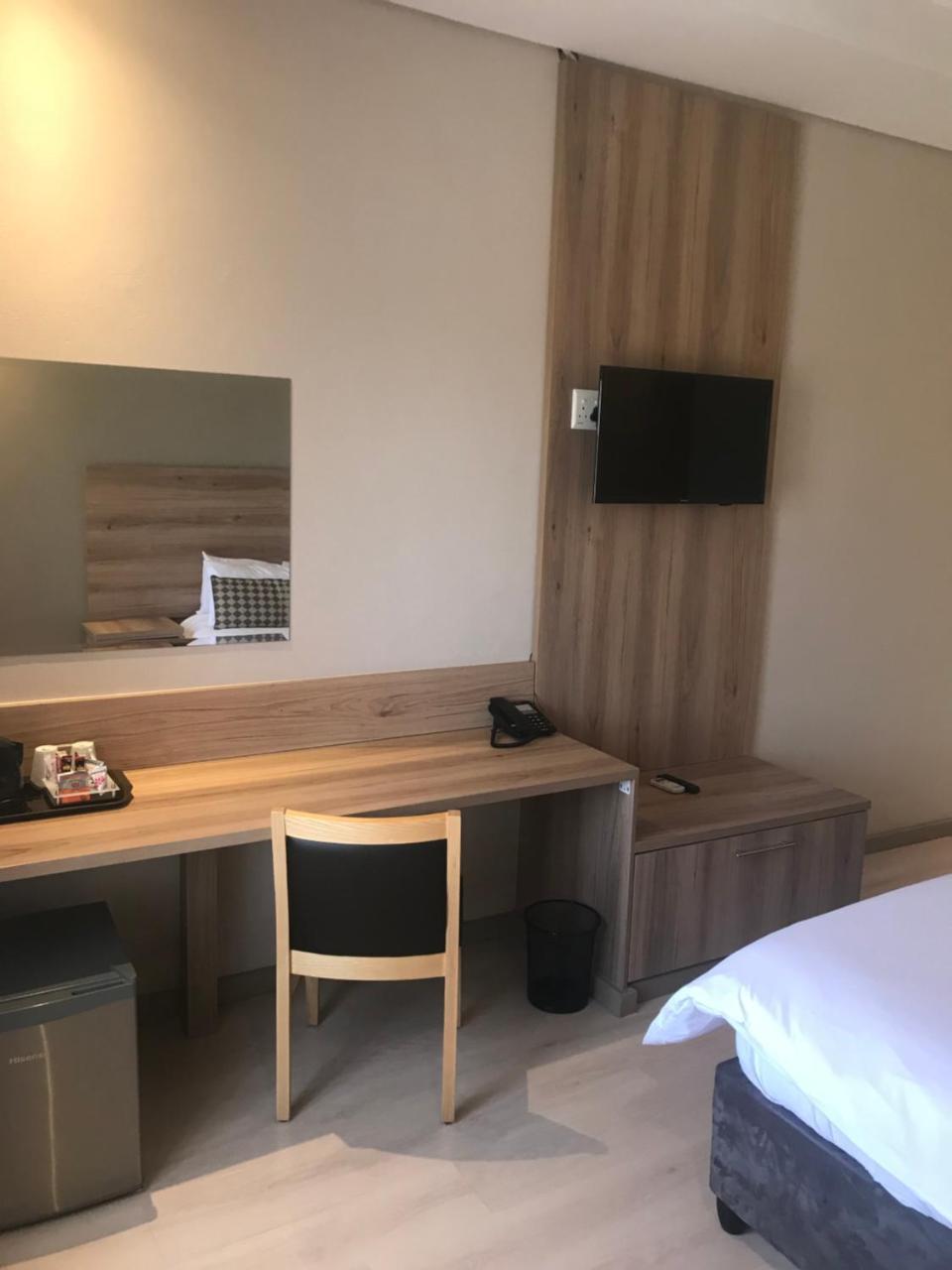 Regal Inn Hotel Midrand Extérieur photo