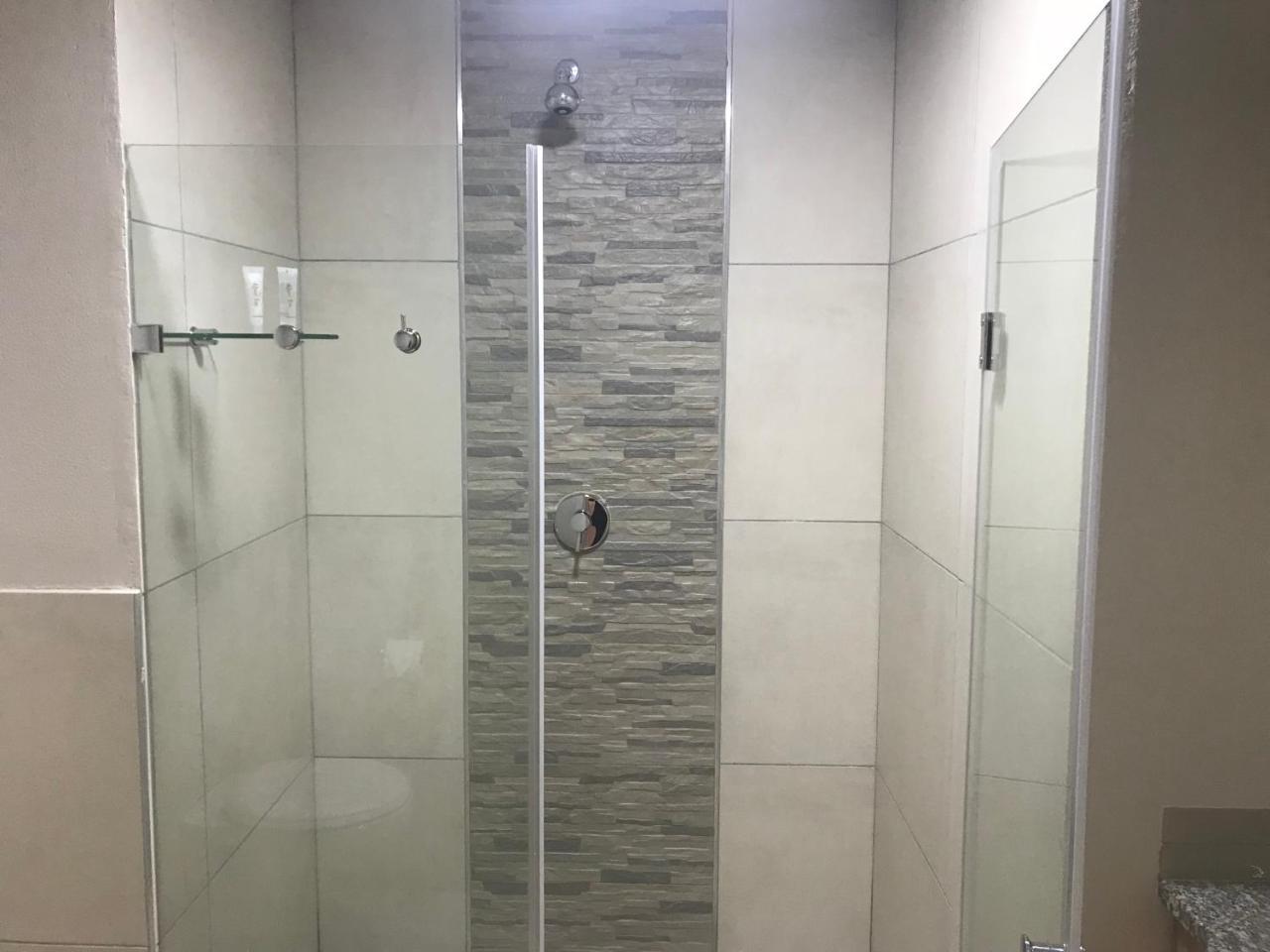 Regal Inn Hotel Midrand Extérieur photo