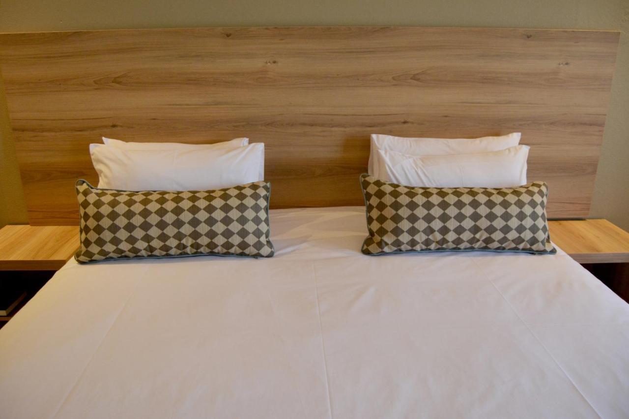 Regal Inn Hotel Midrand Extérieur photo