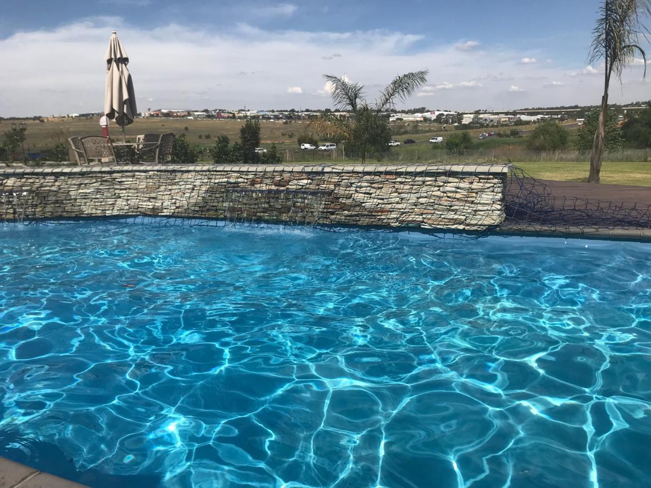 Regal Inn Hotel Midrand Extérieur photo